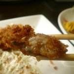 Tonkatsu Hiroki Tokuanhonten - カキフライを食べると、あふれ出る牡蠣汁！！