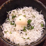 うりとらね - しらす丼¥550