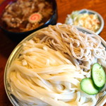 一升や - 料理写真:肉汁そば・うどん　あい盛り
2016.08.28