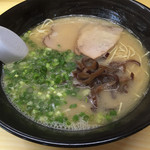 万里 - ラーメン＝５３０円