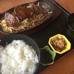 Bern - 特製牛焼肉鉄板定食（１２００円）