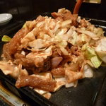 Horumon Yakiniku Sakaba Motomachi Romance Kani Ten - 鶏ちゃん味噌焼　980円