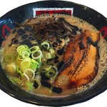 ラーメン　九龍 - 料理写真:黒マー油ラーメン