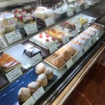 Sweets Saison - 店内　ケーキのケース