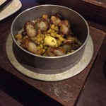 Toriden Isahaya Kaizu Shiten - ホタテバター釜飯
                        
                        ホタテの塩加減とバターがいい感じに絡み合っておいしく頂きました (*´ڡ`●)
                        
                        お出汁も付いていて最後はサラサラっと食べれました！