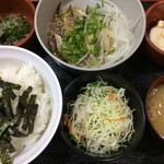 芝麻青花鱼盖饭