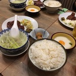 牛たん炭焼 利久 - 麦ご飯ととろろはマストアイテム