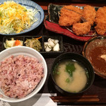 Tonkatsu Hamakatsu Hiroshima Yagi Ten - とんかつ濵かつの肉割。
                        ★ヒレかつ定食
                        150ｇ　通常価格　1,690円+税　⇒　1,199円+税
                        100ｇ　通常価格　1,490円+税　⇒　1,057円+税
                        