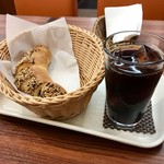 Boulangerie Le Petit Ange - あらびきウインナー ハード、コーヒー(アイス)