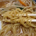 Daihachi Ken - 味噌ラーメン700円（麺固め）麺アップ