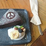 Cafe House Navo* - 豆腐チョコケーキ500円