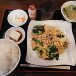 Chuka Izakaya Sanbyaku Enya Yotsuya Ten - 玉子とキクラゲ炒め定食￥650-