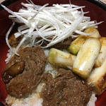 Ebisawa Seiniku Ten - 牛ロールステーキと焼き豚を使って「二色丼」を作製！！