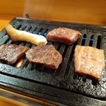 Niku Rakuya Tetsugyu Kuroge Wagyu Akami Niku to Horumon Yakinikuya Moriguchi Doi Ten - 