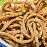 蕎麦とラー油で幸なった。 - 肉そば（冷、 並）＆肉増し（蕎麦）