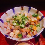 Minohara - 今日のお刺身はカンパチ、タイ、〆サバ、マグロ、たいら貝、ホタテの６種類。他厚焼き玉子、キュウリ、ネギ、刻みノリ。