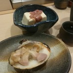 小かん鮨 - 焼はまぐり＆酒盗とうふ