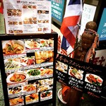 Thai Prikku Tenma - 商店街側、道路側、両方から地下に降りれます！