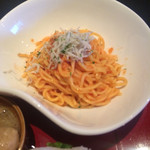 Giocare - 本日のパスタは自家製麺のパスタだそうです。
                        細くて…普通のパスタが良かったです。