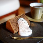 Murakami Kaishindo - ほうじ茶のシフォンケーキ、コーヒー