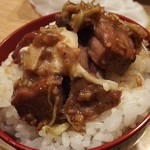 Niku Yaki Junchan - ガリバタサイコロステーキをご飯に乗せて