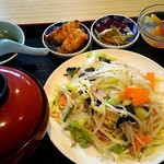 紅龍 - 野菜炒め定食¥900