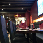 Colonial Lounge - 店内