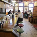 Taiho Ramen Aikawa Ten - 多い日は１日に２０００人訪れる店内