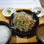 オリジン - 「肉野菜炒め定食」600円也。税込。