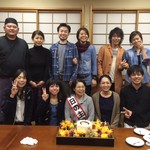 四季彩割烹いずみ - お誕生日会ケーキの持ち込みOKフルーツと一緒に豪華に盛り付けます