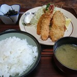 Tonkatsu Taro - ランチの海鮮フライ定食、御飯大盛り。