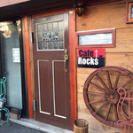 Rocks - 店舗入り口…ガレージをリフォームしたそうです♪