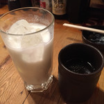 炭火居酒屋 炎 - カルピスの牛乳割り←
            と、噂の生つくねスープ！！