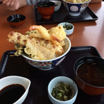 和食さと - ちく玉海老天丼798円、大盛り御飯にしました。
大盛りは無料です。