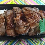 Hotto Motto Saitama Oto Ten - Wビフテキ重 890円 ステーキソースをかけると旨いです