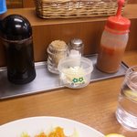 ニューラホール - 調味料もひと通りあり