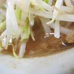 ラーメン二郎 - 小ラーメンのアップ