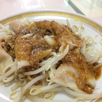 麻婆菜館 - 水餃子、胡麻ピリ辛で！のオーダーです。