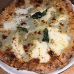 Pizzeria il Timballo - クワトロフォルマッジ