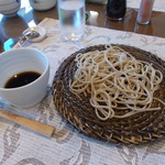 Shumarinai Ko Soba no Hana - お蕎麦。少量で3枚。茹でたての蕎麦は美味、来て良かったと思える瞬間。