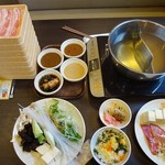 Shabu Yo Kanazawa Yokkaichi Ten - 安くて美味しく頂ける「三元豚バラコース」