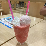 Thirty-One Ice Cream Ion Matsue Ten - アイスクリームフロート ストロベリー   440円