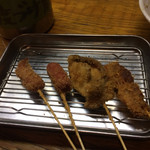 50 En Yakitori Donryu - 串カツ チョリソ、赤ウィンナー、シイタケ、豚カツ