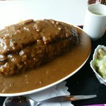 オリーブ - カツカレー、驚くほどの大盛りです！！