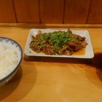 ホルモン丼&お食事 池田屋 - ホルモン炒め定食800円