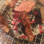 Genki Shichirin Yakiniku Gyushige Kitami Ten - 焼いてるの図。