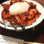 Drive-in Ito Buta-don Meijin Shinchitosekuko Ten - ジューシーな豚丼