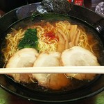 麺屋KAZU - 割箸はドンブリの大きさを比較する為に置きました。