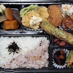 Kenko Nagomi Sozai Nagaiki Omame - 昼から元気！のガンバレ弁当680円（税別）