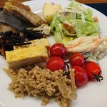 NAGANO TOKYU REI HOTEL - サラダ・ミニトマト・鶏ごぼう・厚焼玉子・ひじき煮・焼魚・山賊焼き